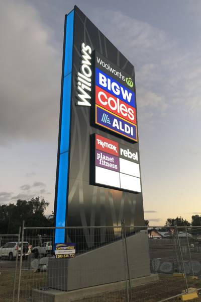 medical centre pylon sign