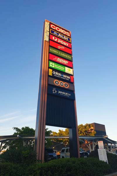 medical centre pylon sign