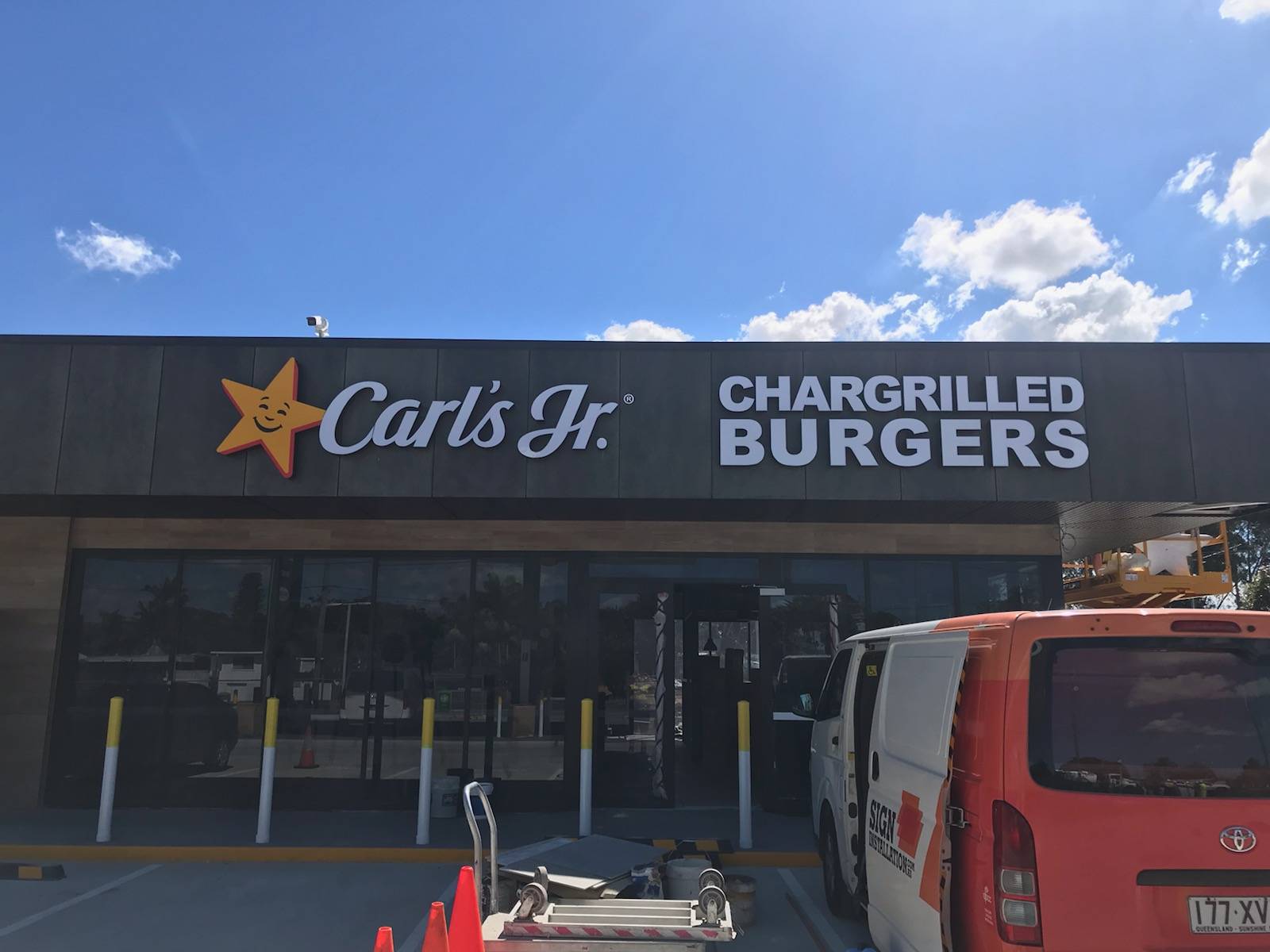 carl's jr molendinar fabricated letters